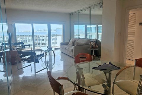 Copropriété à louer à Hallandale Beach, Floride: 1 chambre, 80.82 m2 № 1947155 - photo 7