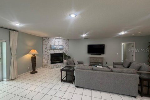 House in Winter Haven, Florida 3 bedrooms, 280.56 sq.m. № 2314974 - photo 4