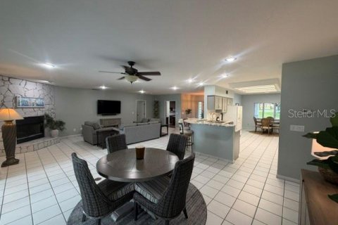 House in Winter Haven, Florida 3 bedrooms, 280.56 sq.m. № 2314974 - photo 7