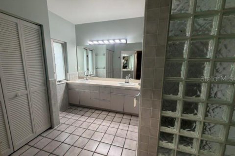 House in Winter Haven, Florida 3 bedrooms, 280.56 sq.m. № 2314974 - photo 20