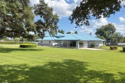 House in Winter Haven, Florida 3 bedrooms, 280.56 sq.m. № 2314974 - photo 2