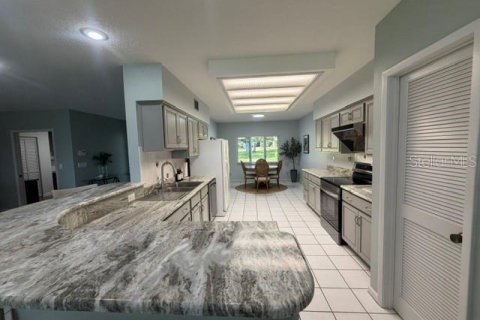 House in Winter Haven, Florida 3 bedrooms, 280.56 sq.m. № 2314974 - photo 9