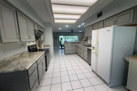 House in Winter Haven, Florida 3 bedrooms, 280.56 sq.m. № 2314974 - photo 10