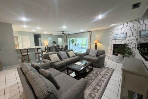 House in Winter Haven, Florida 3 bedrooms, 280.56 sq.m. № 2314974 - photo 5