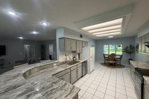 House in Winter Haven, Florida 3 bedrooms, 280.56 sq.m. № 2314974 - photo 11