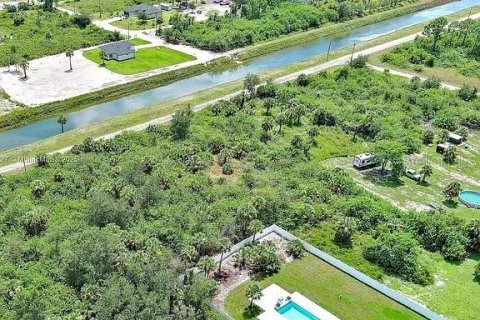 Land in Lehigh Acres, Florida № 2164344 - photo 8