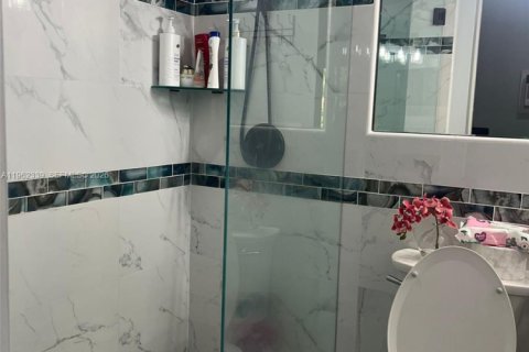 Condominio en venta en West Palm Beach, Florida, 1 dormitorio, 60.01 m2 № 2024991 - foto 13