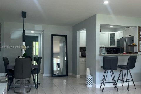 Condominio en venta en West Palm Beach, Florida, 1 dormitorio, 60.01 m2 № 2024991 - foto 2