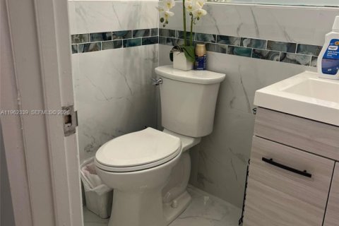 Condominio en venta en West Palm Beach, Florida, 1 dormitorio, 60.01 m2 № 2024991 - foto 14