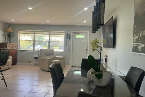 Condominio en venta en West Palm Beach, Florida, 1 dormitorio, 60.01 m2 № 2024991 - foto 4