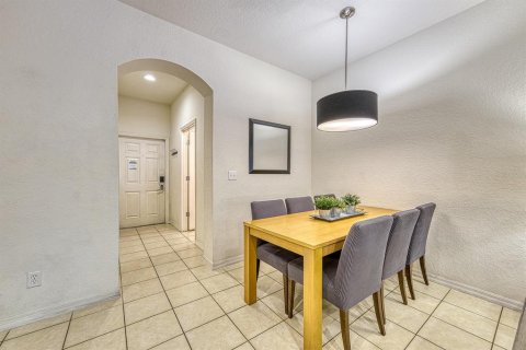 Adosado en venta en Kissimmee, Florida, 4 dormitorios, 133.78 m2 № 2330607 - foto 9