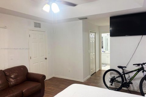 Casa en venta en Naples, Florida, 3 dormitorios № 1965113 - foto 8