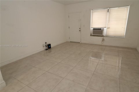 Casa en alquiler en Miami Beach, Florida, 2 dormitorios, 83.61 m2 № 2023320 - foto 18