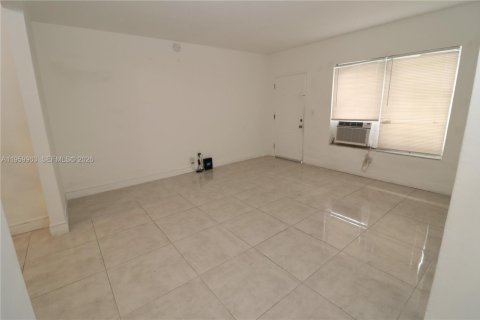 Casa en alquiler en Miami Beach, Florida, 2 dormitorios, 83.61 m2 № 2023320 - foto 8