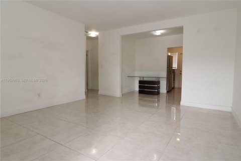 Casa en alquiler en Miami Beach, Florida, 2 dormitorios, 83.61 m2 № 2023320 - foto 19