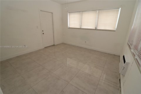 Casa en alquiler en Miami Beach, Florida, 2 dormitorios, 83.61 m2 № 2023320 - foto 5