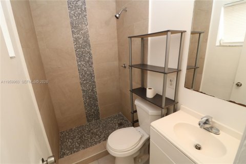 Casa en alquiler en Miami Beach, Florida, 2 dormitorios, 83.61 m2 № 2023320 - foto 7