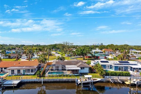 Casa en venta en Saint Petersburg, Florida, 4 dormitorios, 182.37 m2 № 1759700 - foto 23