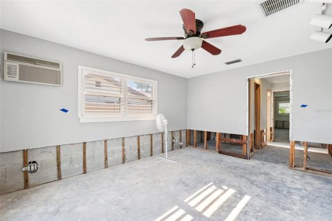 Casa en venta en Saint Petersburg, Florida, 4 dormitorios, 182.37 m2 № 1759700 - foto 14