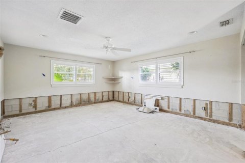 Casa en venta en Saint Petersburg, Florida, 4 dormitorios, 182.37 m2 № 1759700 - foto 18
