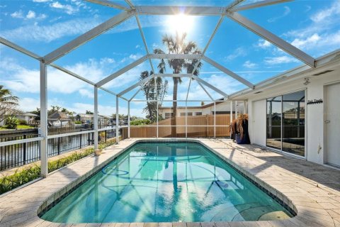 Casa en venta en Saint Petersburg, Florida, 4 dormitorios, 182.37 m2 № 1759700 - foto 3
