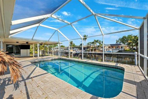 Casa en venta en Saint Petersburg, Florida, 4 dormitorios, 182.37 m2 № 1759700 - foto 4