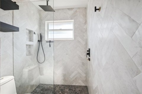 Casa en venta en Saint Petersburg, Florida, 4 dormitorios, 182.37 m2 № 1759700 - foto 16