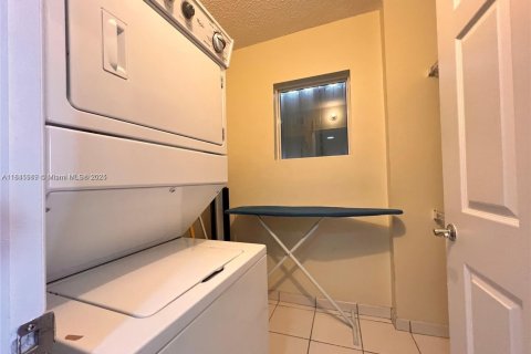 Купить кондоминиум в Санни-Айлс-Бич, Флорида 2 спальни, 160.72м2, № 2055176 - фото 18