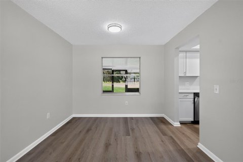 House in Rockledge, Florida 3 bedrooms, 130.53 sq.m. № 2322326 - photo 6