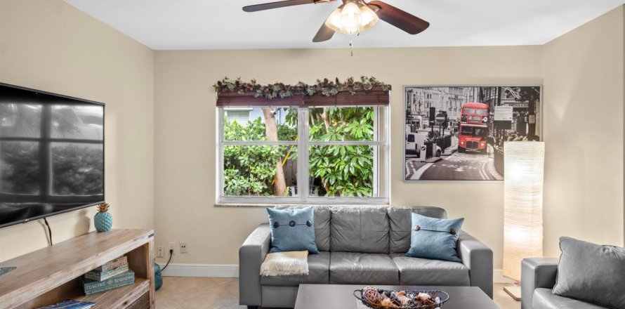 Townhouse in Delray Beach, Florida 1 bedroom, 58.06 sq.m. № 2240529