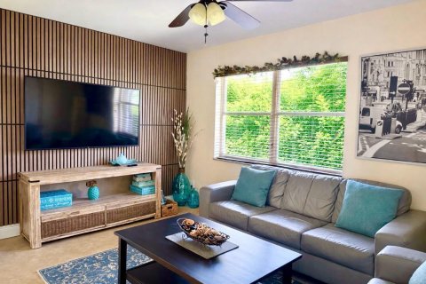 Townhouse in Delray Beach, Florida 1 bedroom, 58.06 sq.m. № 2240529 - photo 2