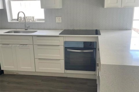 Купить виллу или дом в Бока-Ратон, Флорида 3 спальни, № 1991749 - фото 4