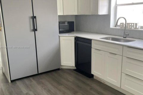 Купить виллу или дом в Бока-Ратон, Флорида 3 спальни, № 1991749 - фото 2