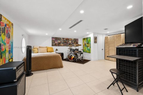 Снять в аренду виллу или дом в Ки-Бискейн, Флорида 5 спален, 322.84м2, № 2256873 - фото 29