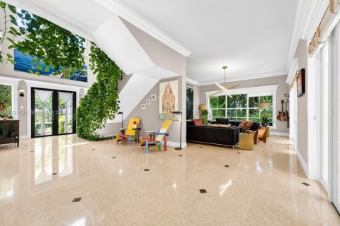 Снять в аренду виллу или дом в Ки-Бискейн, Флорида 5 спален, 322.84м2, № 2256873 - фото 5