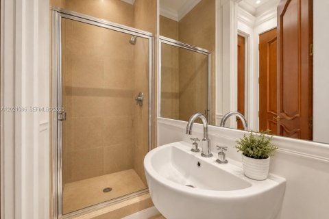 Снять в аренду виллу или дом в Ки-Бискейн, Флорида 5 спален, 322.84м2, № 2256873 - фото 26