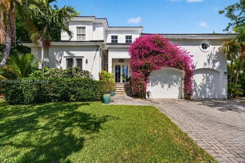 Villa ou maison à Key Biscayne, Floride 5 chambres, 322.84 m2 № 2256873