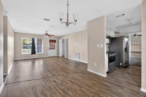 Casa en venta en Orlando, Florida, 3 dormitorios, 119.19 m2 № 2387354 - foto 13