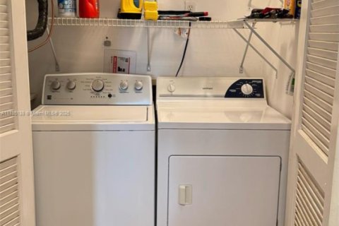Condominio en venta en Miami Beach, Florida, 1 dormitorio, 52.95 m2 № 1645660 - foto 10