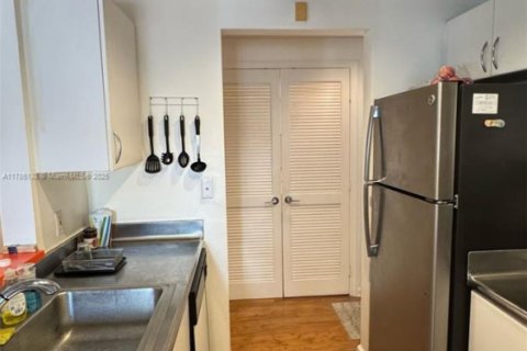 Condominio en venta en Miami Beach, Florida, 1 dormitorio, 52.95 m2 № 1645660 - foto 12
