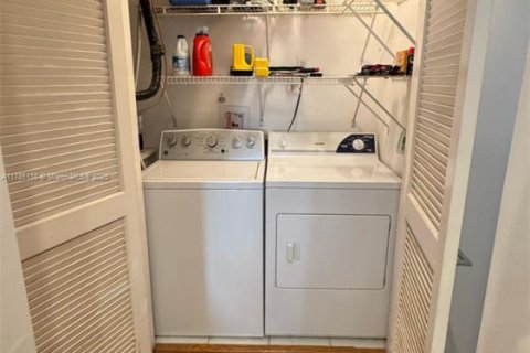 Condominio en venta en Miami Beach, Florida, 1 dormitorio, 52.95 m2 № 1645660 - foto 11