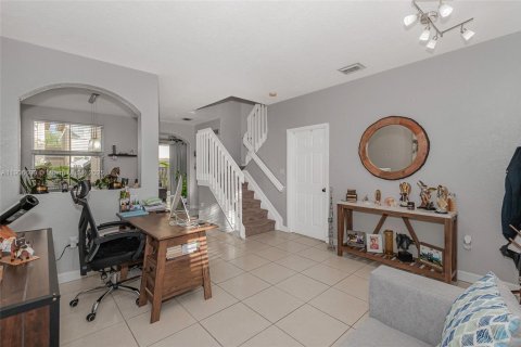 Touwnhouse à louer à Miramar, Floride: 3 chambres, 153.29 m2 № 1963777 - photo 3