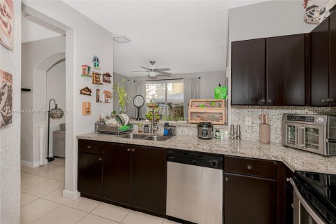 Touwnhouse à louer à Miramar, Floride: 3 chambres, 153.29 m2 № 1963777 - photo 8