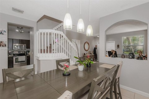 Touwnhouse à louer à Miramar, Floride: 3 chambres, 153.29 m2 № 1963777 - photo 5