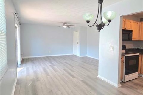 Condo in Tampa, Florida, 2 bedrooms № 2108813 - photo 5