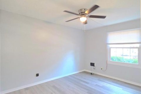 Condo in Tampa, Florida, 2 bedrooms № 2108813 - photo 8