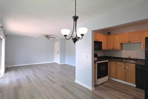 Condo in Tampa, Florida, 2 bedrooms № 2108813 - photo 6