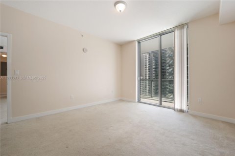 Condo in Miami, Florida, 2 bedrooms  № 1991329 - photo 14