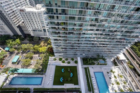 Condo in Miami, Florida, 2 bedrooms  № 1991329 - photo 24