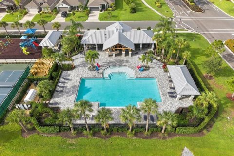 House in Parrish, Florida 4 bedrooms, 223.99 sq.m. № 2197774 - photo 3